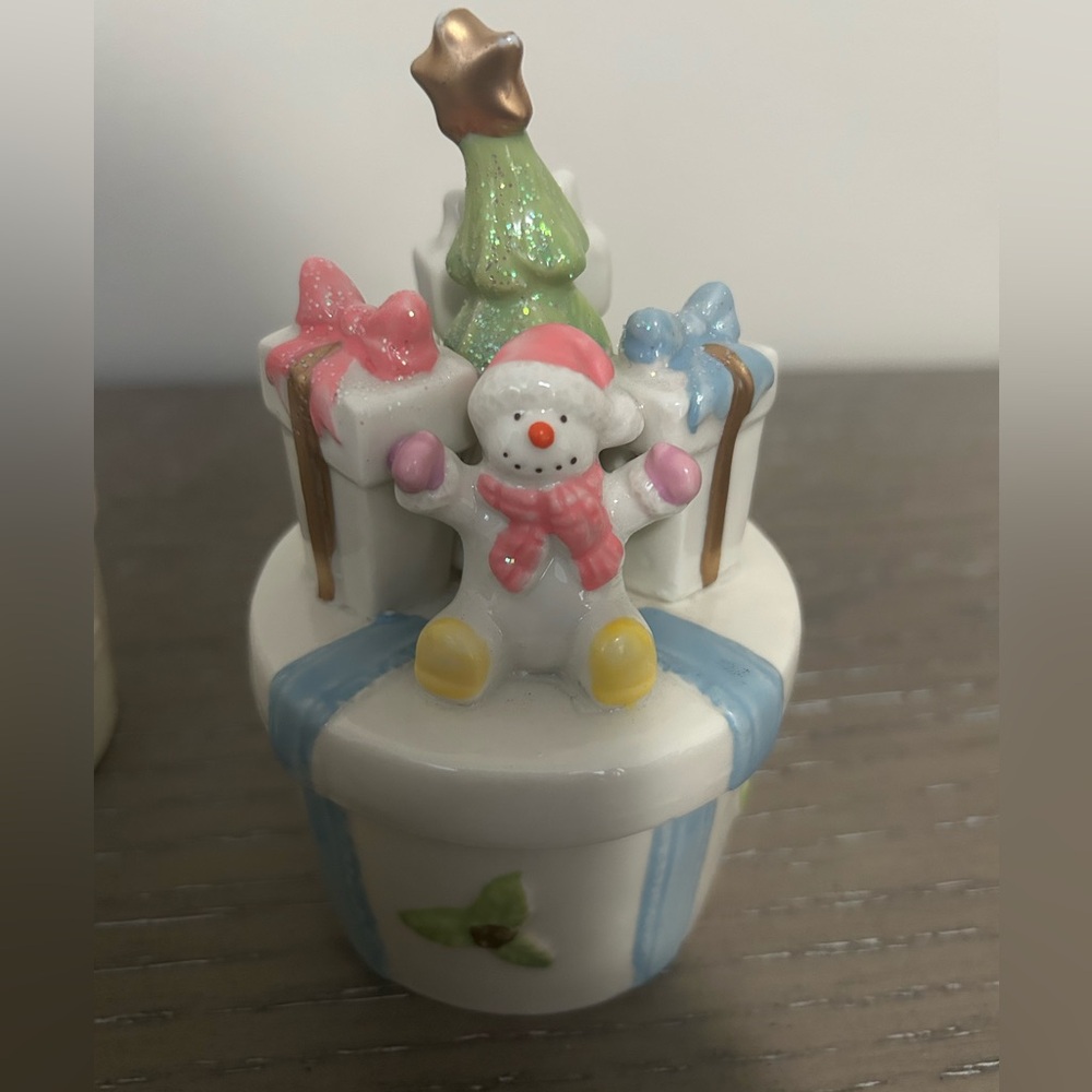 Vintage Porcelain Winter Bear and Snowman Figurines Storage containers - Picture 4 of 7